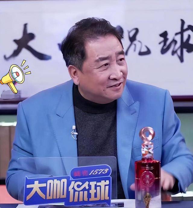 世界杯皇冠足球平台_72岁的喜剧演员姜昆进入社交平台世界杯皇冠足球平台，与观众畅谈世界杯，他真的懂足球吗？